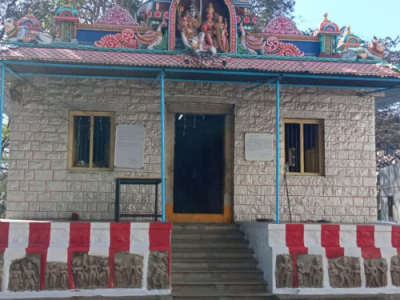 Black White Modern Bold Simple Coffee Shop Logo